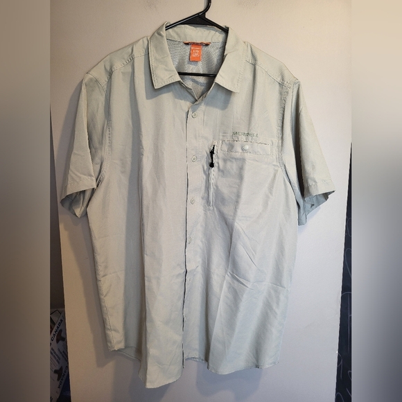 NEW- Merrell Men's Casual Button Down Shirt in Olive , Size Large - Picture 1 of 6